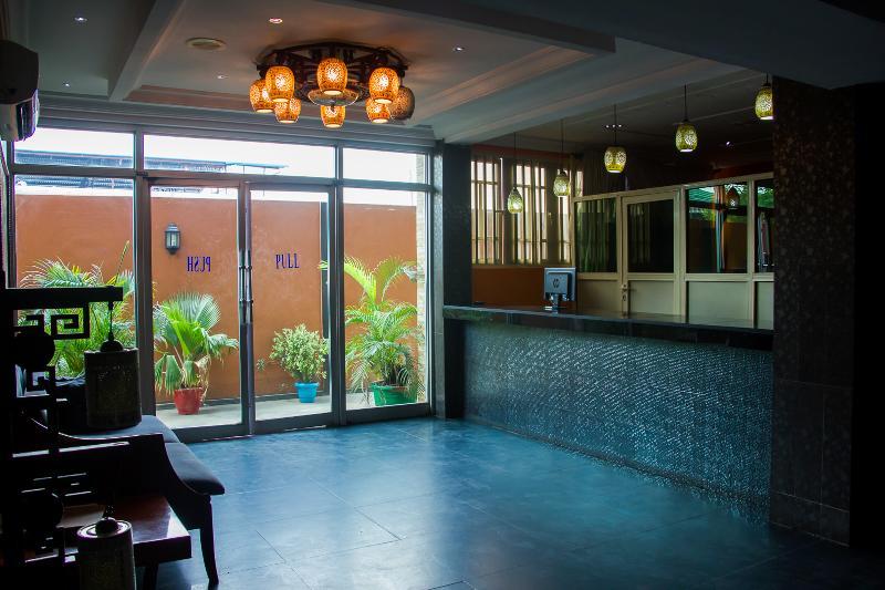 Apollo Hotel Лагос Екстериор снимка