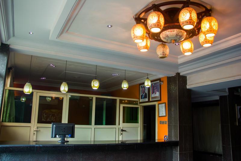 Apollo Hotel Лагос Екстериор снимка