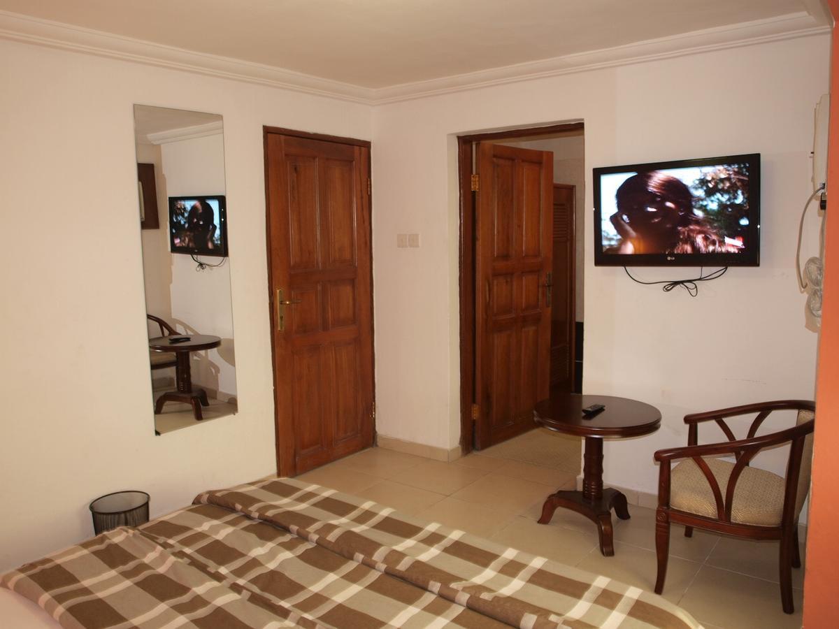 Apollo Hotel Лагос Екстериор снимка