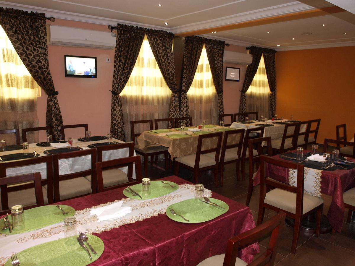 Apollo Hotel Лагос Екстериор снимка