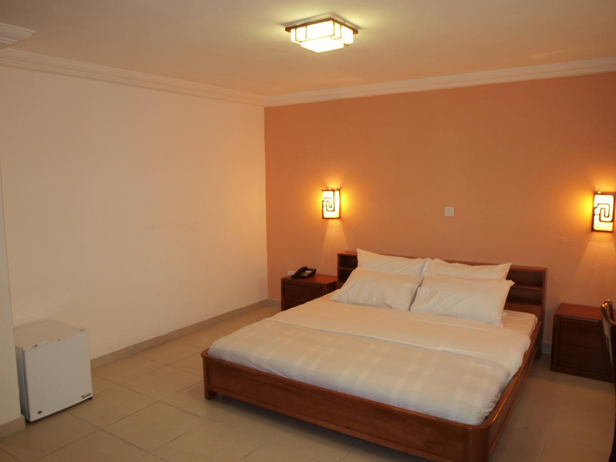 Apollo Hotel Лагос Екстериор снимка