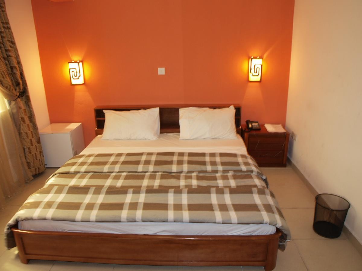 Apollo Hotel Лагос Екстериор снимка