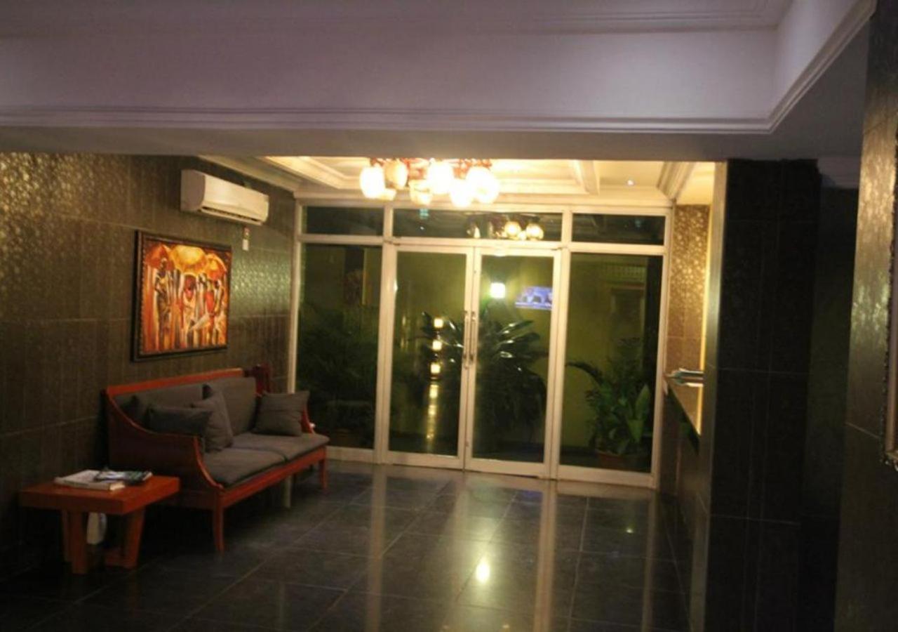 Apollo Hotel Лагос Екстериор снимка