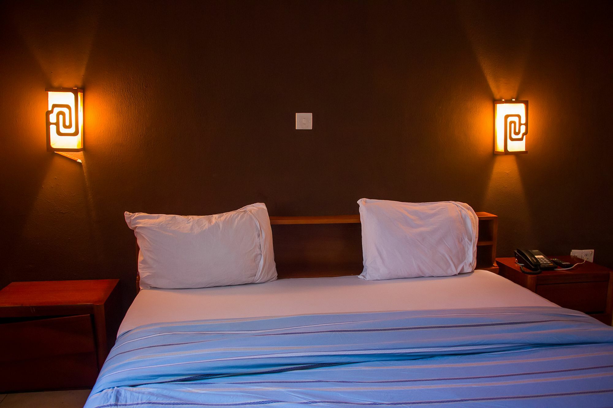 Apollo Hotel Лагос Екстериор снимка