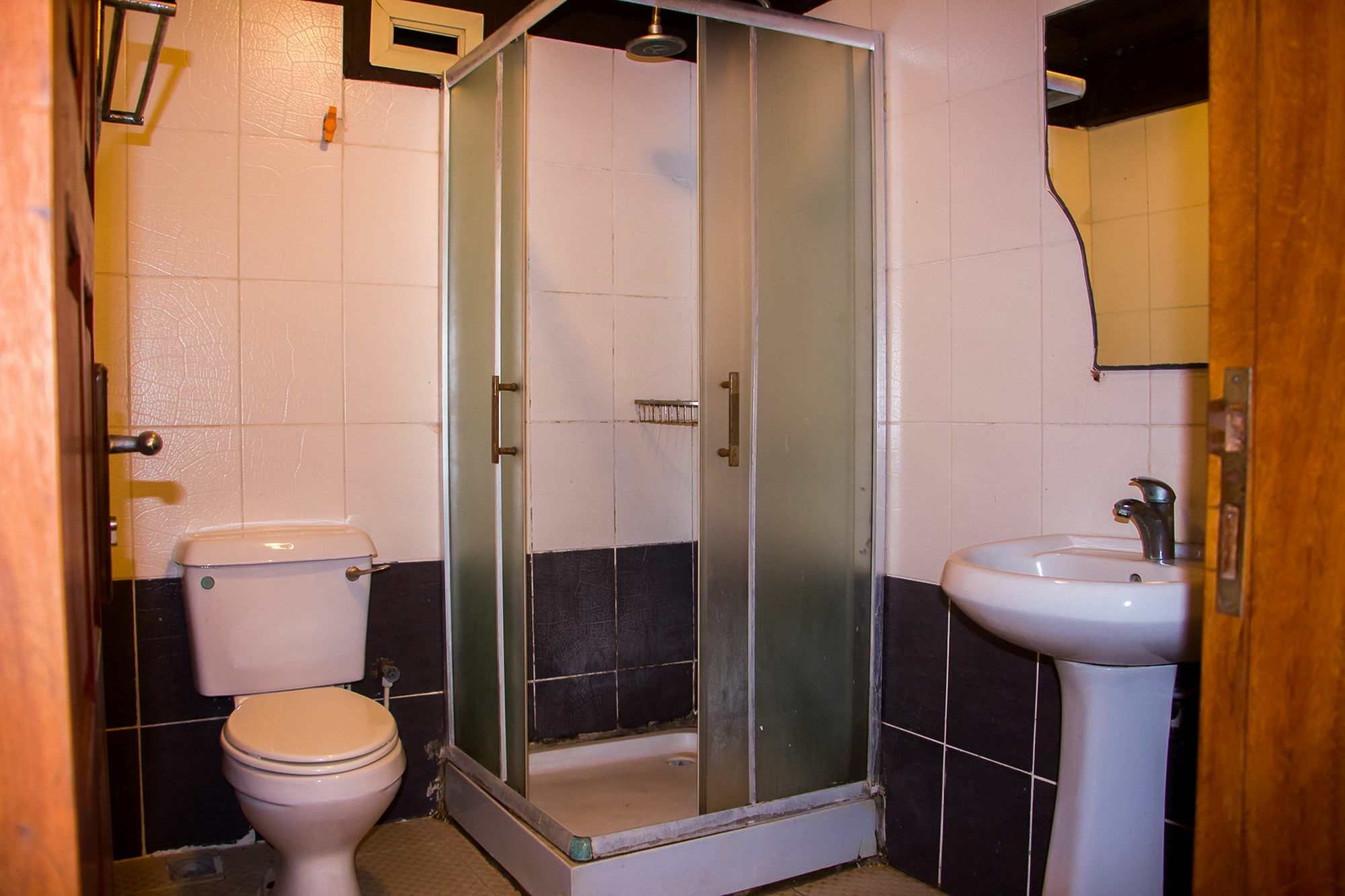 Apollo Hotel Лагос Екстериор снимка